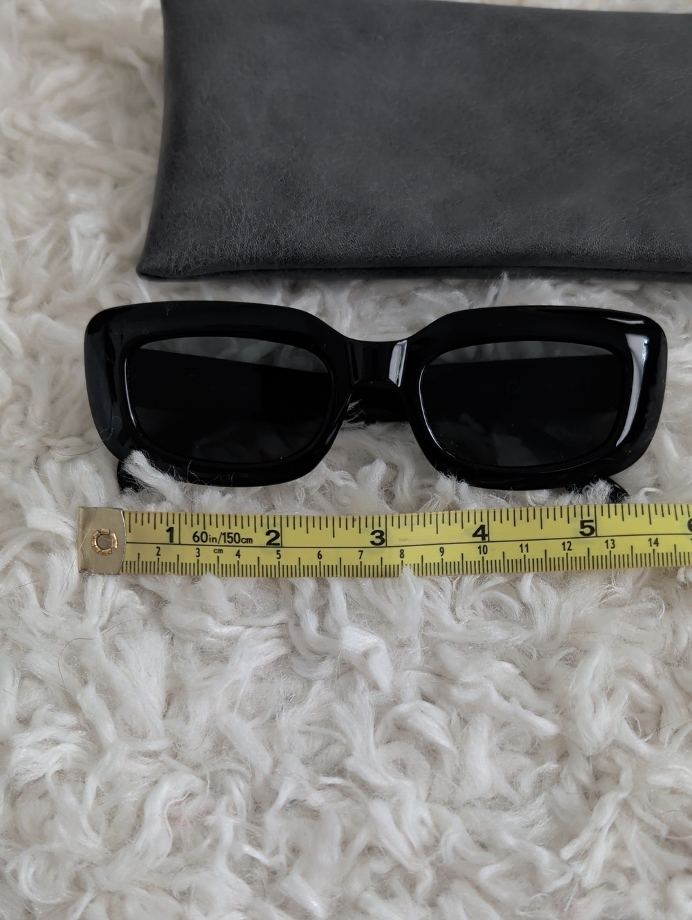 AIRE Black Rectangle Sunglasses- Sleek Modern Design - Picture 6 of 7